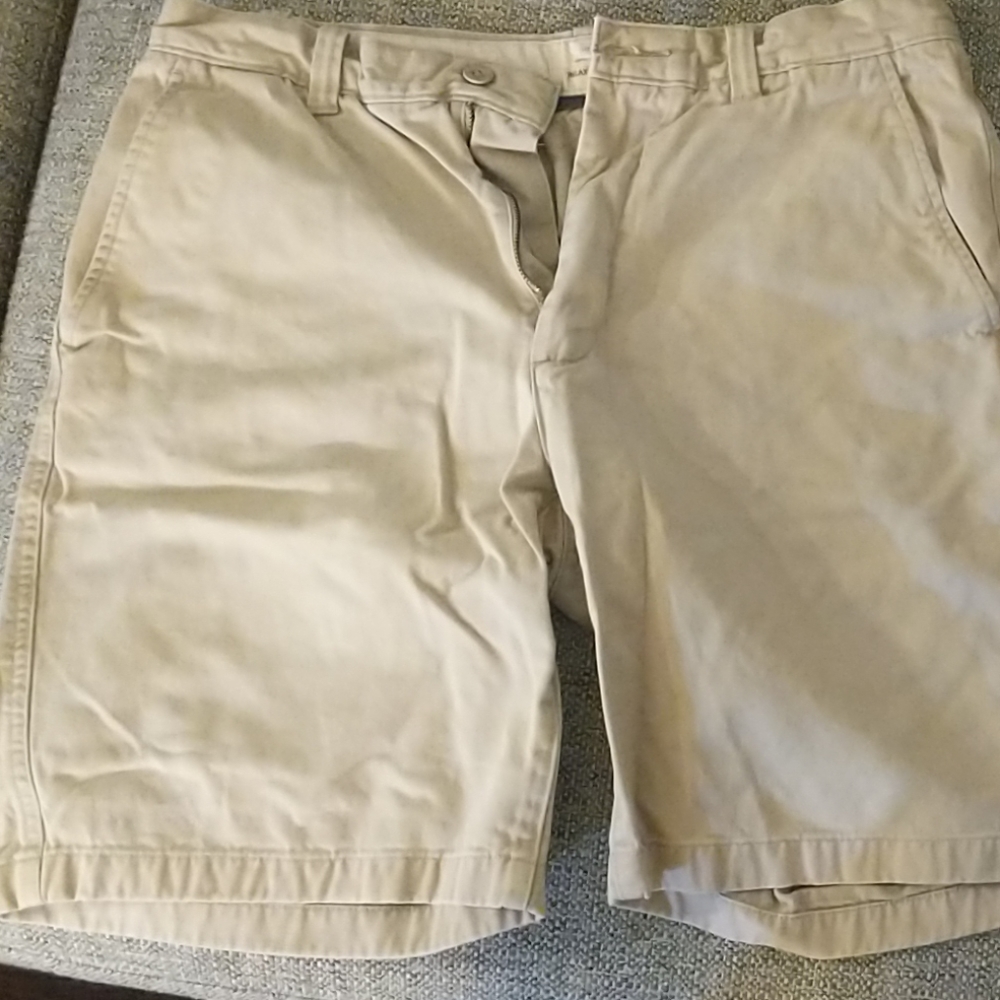 Gap Khaki shorts